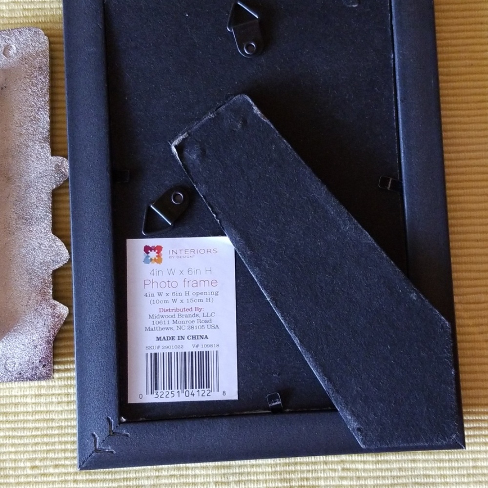 2 picture frames, - Picture 4 of 5